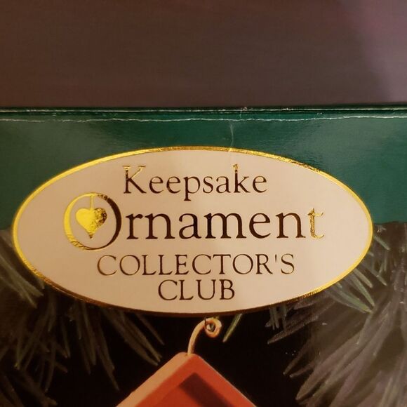 1995 Hallmark Collector's Club Keepsake Ornament - Picture 4 of 9